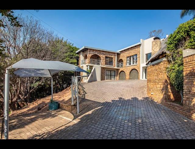 5 BEDROOM HOUSE FOR SALE IN KLOOFENDAL